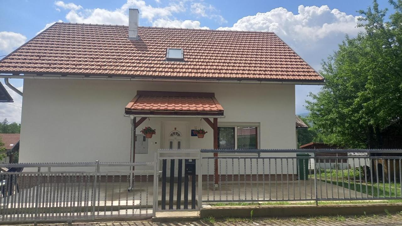 Keti Appartement Plaški Buitenkant foto