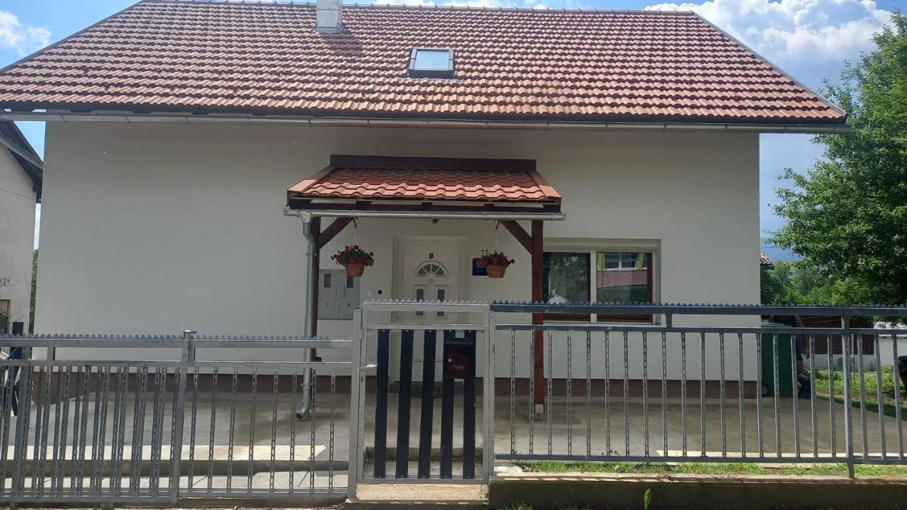 Keti Appartement Plaški Buitenkant foto
