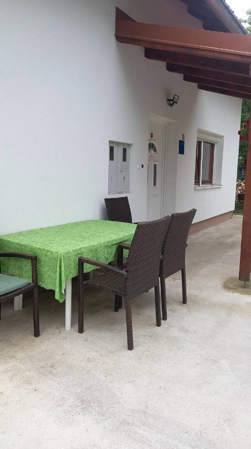Keti Appartement Plaški Buitenkant foto